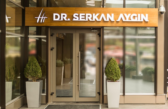 dr-serkan-aygin-clinic-greffe-cheveux-istanbul